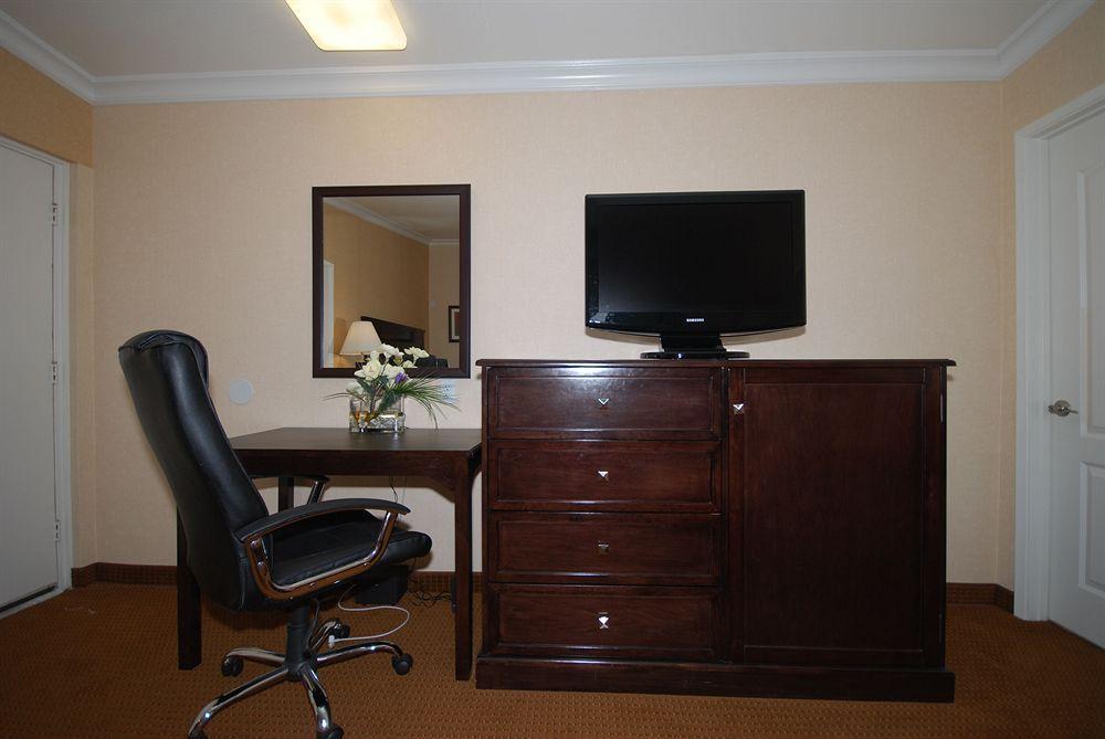 Pasadena Rose & Crown Hotel Екстер'єр фото