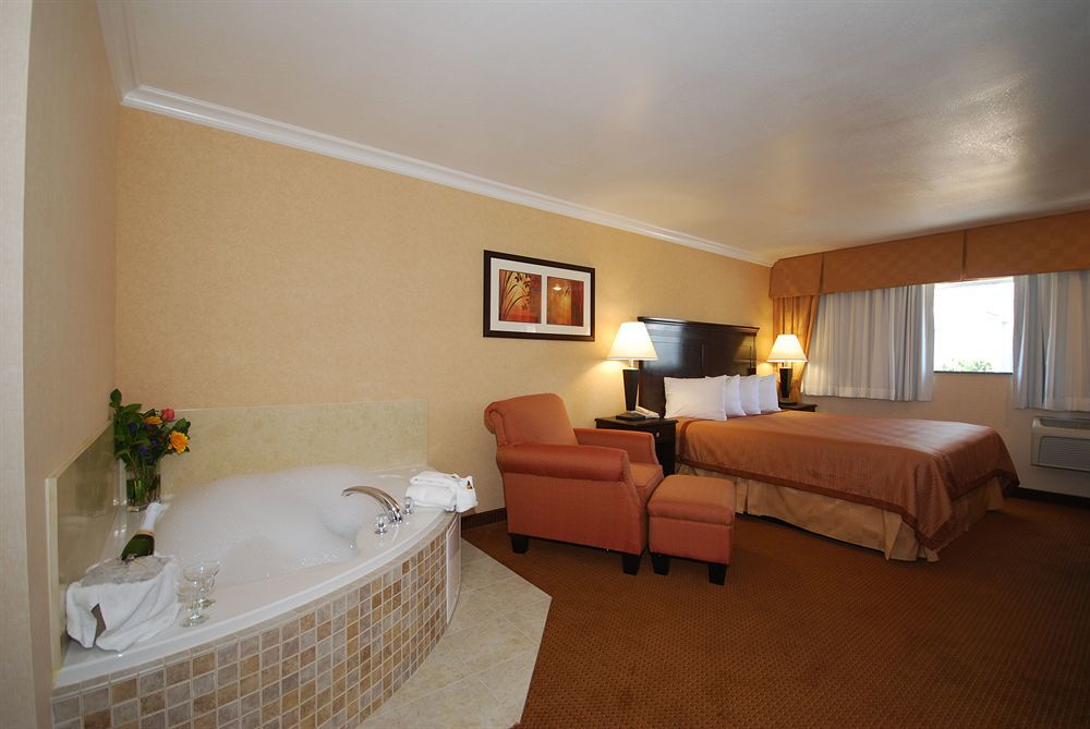 Pasadena Rose & Crown Hotel Екстер'єр фото